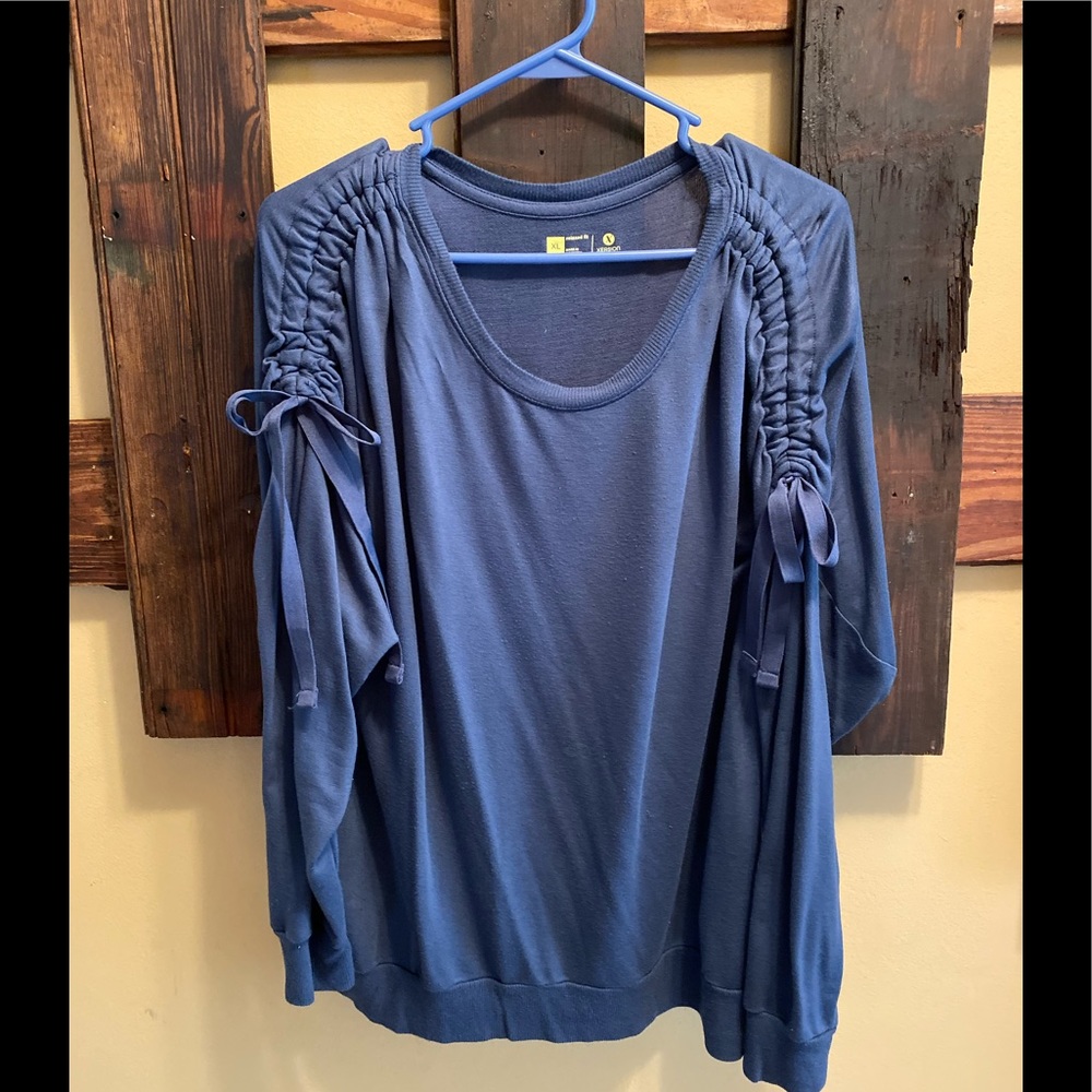 Bow Sleeve Active Top